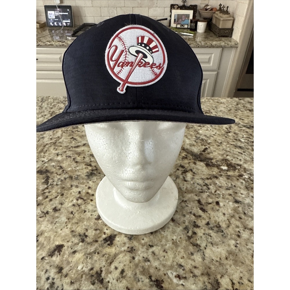 New Era New York Yankees 2023 Clubhouse Navy Blue/Grey UV Adjustable. 4106